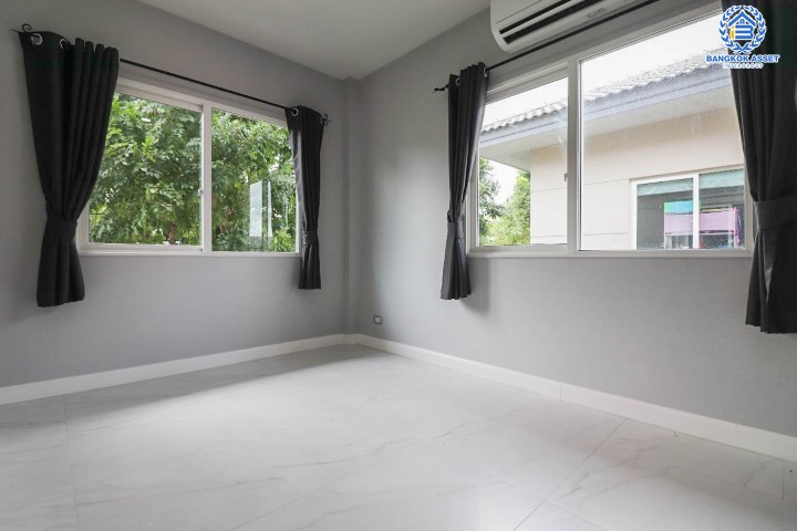 *****บ้านเดี่ยวมือสองย่านกรุงเทพฯ ม.เดอะซิตี้ พหลโยธิน หลังมุม! เนื้อที่กว้าขวางสุดถึง 57.8 ตร.ว. ฟังก์ชันจัดเต็ม 3 ห้องนอน 3 ห้องน้ำ 2 ที่จอดรถ แถมฟรี! 6 เครื่องปรับอากาศ, 3 เครื่องทำน้ำอุ่น ฯลฯ  บนทำเลเยี่ยม ใกล้รถไฟฟ้าสายสีเขียว "สถานีคลองสาม" (ส่วนต่อขยาย) และทางด่วน "รามอินทรา-อาจณรงค์"